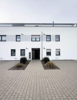 Neuwertige 3,5 Zimmer Wohnung in zentraler Lage mit EBK & TG-Stellplatz - Neumarkt (Oberpfalz)