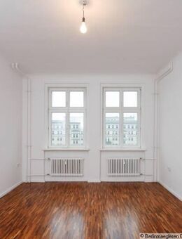 Spacious 2-room flat as a capital investment in popular Karl-Marx-Allee - Berlin