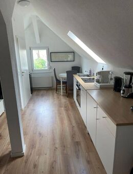 Geschmackvolle Dachgeschosswohnung mit zwei Zimmern in Villingen-Schwenningen - Villingen-Schwenningen