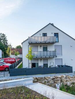 ***HOCHWERTIG UND GANZ OBEN - 2-ZI.-DG-WHG. MIT BALKON*** - Parsberg