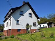 Zweifamilienhaus zwischen Puderbach und Dierdorf, Nähe A3 - eine Wohnung frei werdend - Raubach