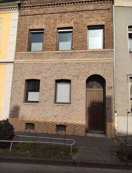 Charmantes Reihenhaus in Bornheim mit 3,5 Zimmern - Bornheim (Nordrhein-Westfalen)