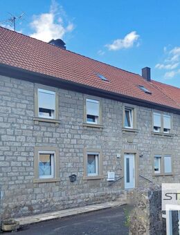 Natursteinhaus mit Flair: Zwei Wohnungen mit Scheune & Hof – Eigentum mit vielen Möglichkeiten! - Würzburg