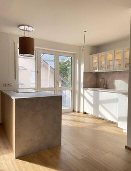 Erstbezug nach Renovierung - Freundliche Galeriewohnung mit Balkon - Waldkraiburg