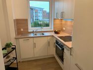 Helle 2 Zimmer Wohnung Fahrstuhl 2 Balkone Zentrum v. Trittau - Trittau
