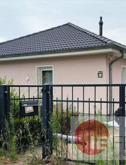 Komfortabel & altersgerecht: Modernisierter Bungalow mit Terrasse und Garage - Brieselang