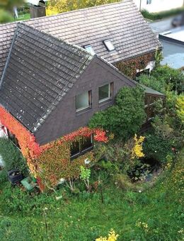 Einfamilienhaus mit viel Platz und weitläufigem Garten in ruhiger und guter Lage von Hirschaid - Hirschaid