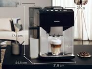 SIEMENS Kaffeevollautomat EQ500 integral TQ513D01, viele Kaffeespezialitäten, OneTouch-Funktion, integrierter Milchbehälter, automat. Dampfreinigung, daylight silber