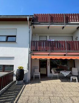 Großzügige 3-Zimmer-Wohnung mit Moselblick, Balkon und Garage in ruhigem 3-Parteienhaus - Lieser