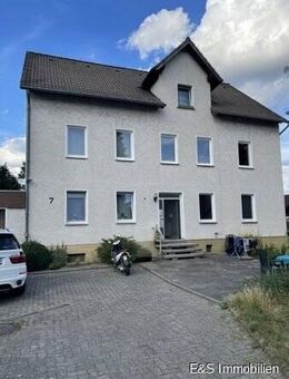 Gepflegtes Mehrfamilienhaus mit 50m² Garage und 80m² Nebengebäude in ruhiger Wohnlage von Vellmar - Vellmar