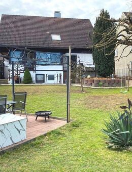 Ihr Familienparadies: 1-2 -Familienhaus in Ulm-Jungingen mit viel Platz und einem großzügigen Garten - Ulm