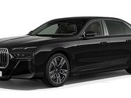 BMW i7, xDrive60 M Sportpaket Lounge Pak Theater Mod, Jahr 2023 - Paderborn