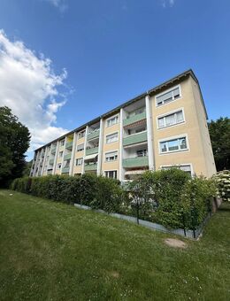 Attraktive 3-Zimmer-Wohnung mit Balkon und Einbauküche in Frankfurt-Griesheim - Frankfurt (Main)