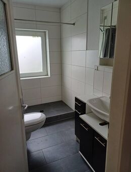 Sanierte 2- Zimmer-Wohnung mit Dusche - Wurzbach
