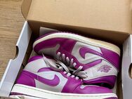 Nike Air Jordan Magenta Mid Rise 42 - Münster