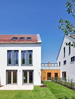 Modernes Reiheneckhaus mit Garten, Dachterrasse & direktem Tiefgaragenzugang - Unterföhring