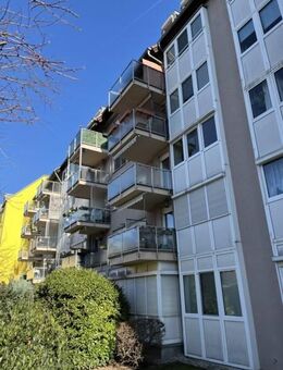 Sonnige 2-Zimmerwohnung - Bad mit Dusche und Wanne - Balkon- TG-Stellplatz - Nürnberg