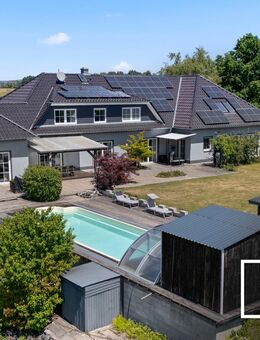 5.176m² Grundstücksfläche! Energieeffiziente Luxusvilla mit Pool in ruhiger Lage - Creußen