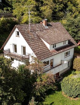 Freistehendes Zweifamilienhaus mit Einliegerwohnung, großem Grundstück und Weitblick ins Donautal - Tuttlingen
