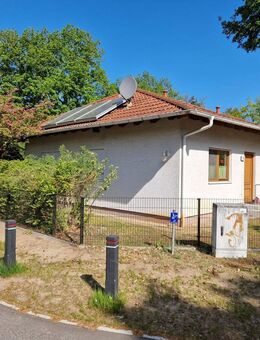 Gepflegter Bungalow mit beheizbarem Pool & Garten in Zeesen - Königs Wusterhausen