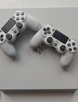 PS4 pro white 1tb + gta V + No Mans Sky - Berlin