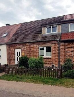 BÖRS-Immobilien ++ Reihenmittelhaus in Warbende bei Neustrelitz - südliches Mecklenburg - Möllenbeck (Landkreis Mecklenburgische Seenplatte)