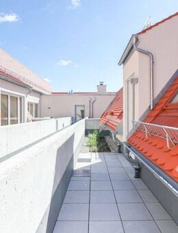 Exklusive Maisonette mit moderner EBK, sonniger Terrasse & Tageslichtbad im neuen "BADERHOME" - Augsburg