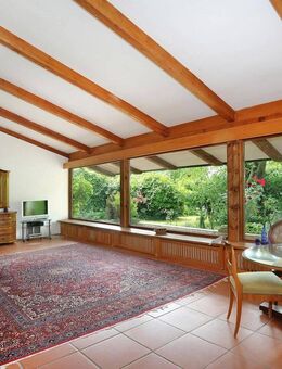 Großzügiges Grundstück (2.200qm)mit Architektenhaus aus den 70ern zur Sanierung - Essenbach