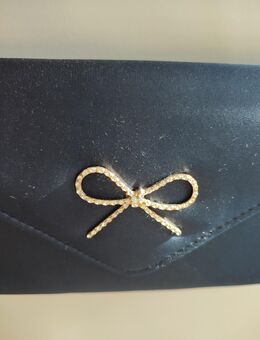 Blaue Clutch - Strausberg