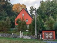 Objekt-Nr.: 05/25 - Charmantes Einfamilienhaus - evtl. als Ferienhaus / Atelier - auf großem idyllischen Grundstück in Dröda - Weischlitz