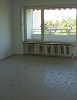 3,5-Zimmer-Wohnung mit 95 m² Wohnfläche mit großem Südwestbalkon und TG Nähe Albert-Schweitzer-Gymnasium - Erlangen