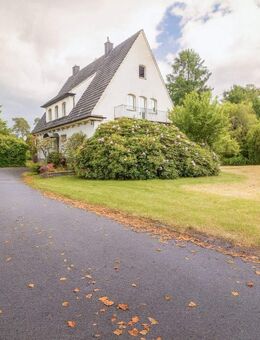 Sanierungsbedürftige Villa auf 4.500 m² Grundstück - Potenzial, Charme, Großzügigkeit - Ratingen