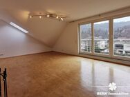 BERK Immobilien - Junges Glück in 2-Zi-DG mit Balkon u. Burgblick in Miltenberg. Hobbyraum optional! - Miltenberg