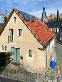 Saniertes Einfamilienhaus mit Solaranlage in der Innenstadt von Kulmbach - Kulmbach