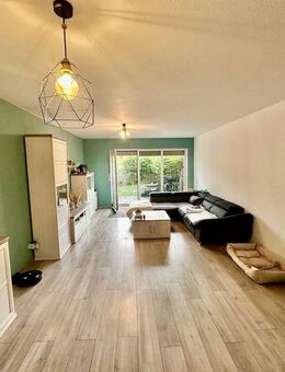 Provisionsfrei - sehr schöne 2 Zimmer Wohnung mit kleinem Garten - Neuss