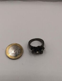 Ring Damen Modeschmuck Farbe schwarz Blumen - Essen