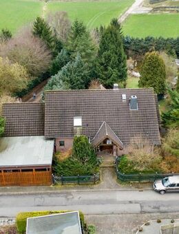 WOHNEN IM GRÜNEN - Großzügiges Einfamilienhaus mit Einliegerwohnung und parkähnlichem Garten - Feusdorf