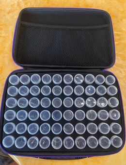 Aufbewahrungskoffer mit 60 Fläschchen für Samen NEU - Stuttgart