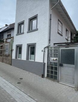 Teilsaniertes Reihenmittelhaus mit Dachterrasse in Grünstadt - Grünstadt