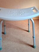 Duschhocker mit Lehne in 32469