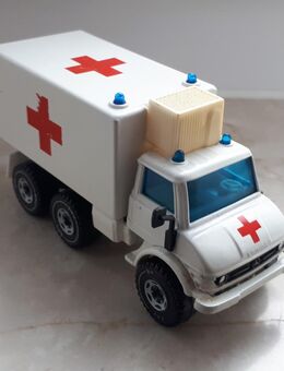 Modell 1:50/55 Siku MB Unimog U 406 D mit Trage - Meckenheim