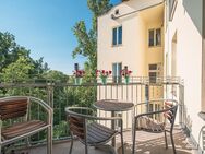 BARRIEREFREI, TOLLE, SEHR HELLE, GROSSZÜGIGE ALTBAU-WHG. MIT AUFZUG DIREKT IN DIE WHG, BALKON MIT WEITEM GRÜNBLICK - Berlin