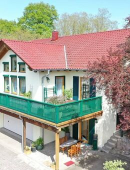 Vielseitiges Wohnensemble - Einfamilienhaus mit vermieteter ELW (Zweitwohnsitz) & Gästehaus - Großheubach