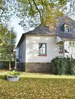**Charmantes Wohnhaus mit Garten und Gästehaus** - Winterspelt