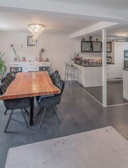 Sehr schöne, modernisierte Doppelhaushälfte in guter Lage von Alpirsbach zu verkaufen! - Alpirsbach