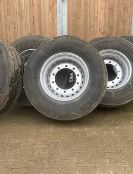 Reifen Rad 385 / 65 R 22.5 auf NEUER 10 Loch Felge - Schwindegg