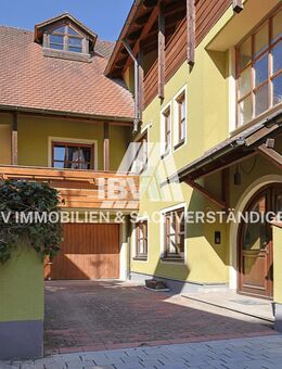 Viel Platz in zentraler Lage! Großes Stadthaus in Hirschau mit Garage und 3 Balkonen - Hirschau