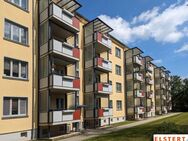 3 helle Räume // Gute Infrastruktur // Familienfreundlich // Balkon // Küche und Bad mit Fenster! - Gera
