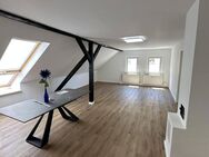 Wunderschöne 93m² 3 ZW im 2.OG in Nbg Glockenhof inkl. EBK und Klimaanlage im 3 Familienhaus - Nürnberg