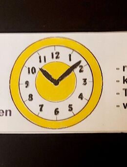 Uhrmacherin repariert Ihre Uhr - Hamburg